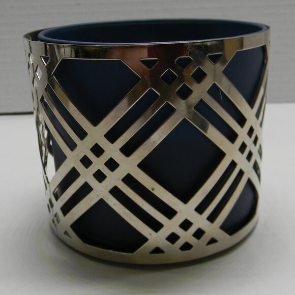 White Barn Sweater Weather 3 Wick Candle and Sleeve Bath & Body Works Fall - Picture 2 of 4